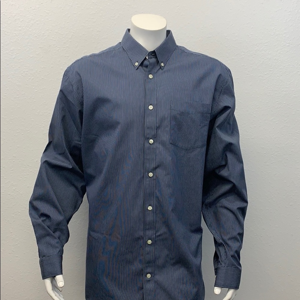 Eddie Bauer Wrinkle Free Relaxed Button Up Shirt